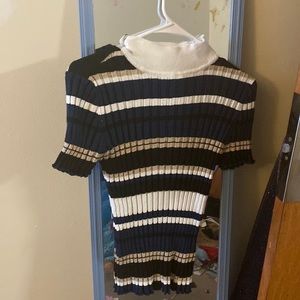 Skin tight ruffle like crop top shirt,